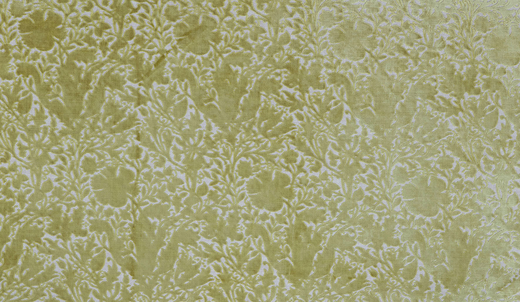 Текстиль William Morris By Ashley Wilde Flora & Foliage Vol 1 COMPTON SILHOUETTE VELVET APPLE
